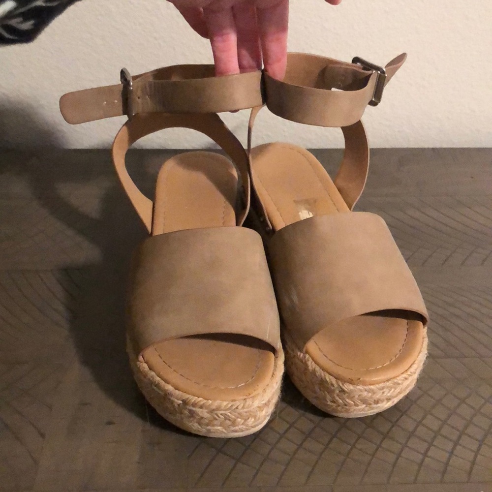Women's Tan Platform Sandals